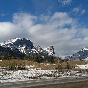 Meet your Posher, Lora